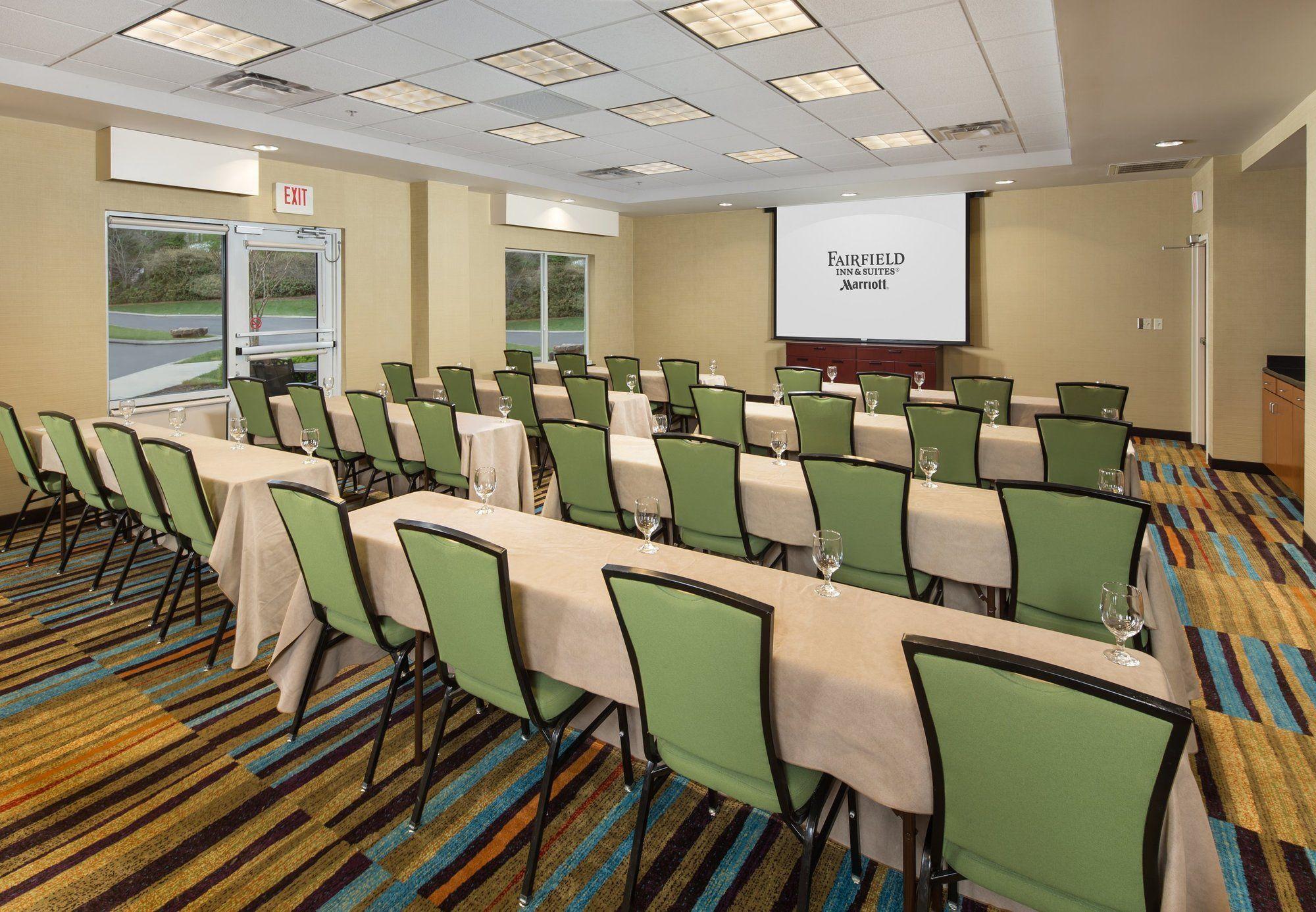 Fairfield Inn And Suites Кливленд Экстерьер фото