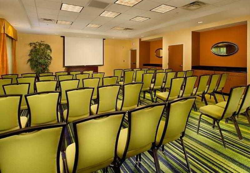 Fairfield Inn And Suites Кливленд Экстерьер фото