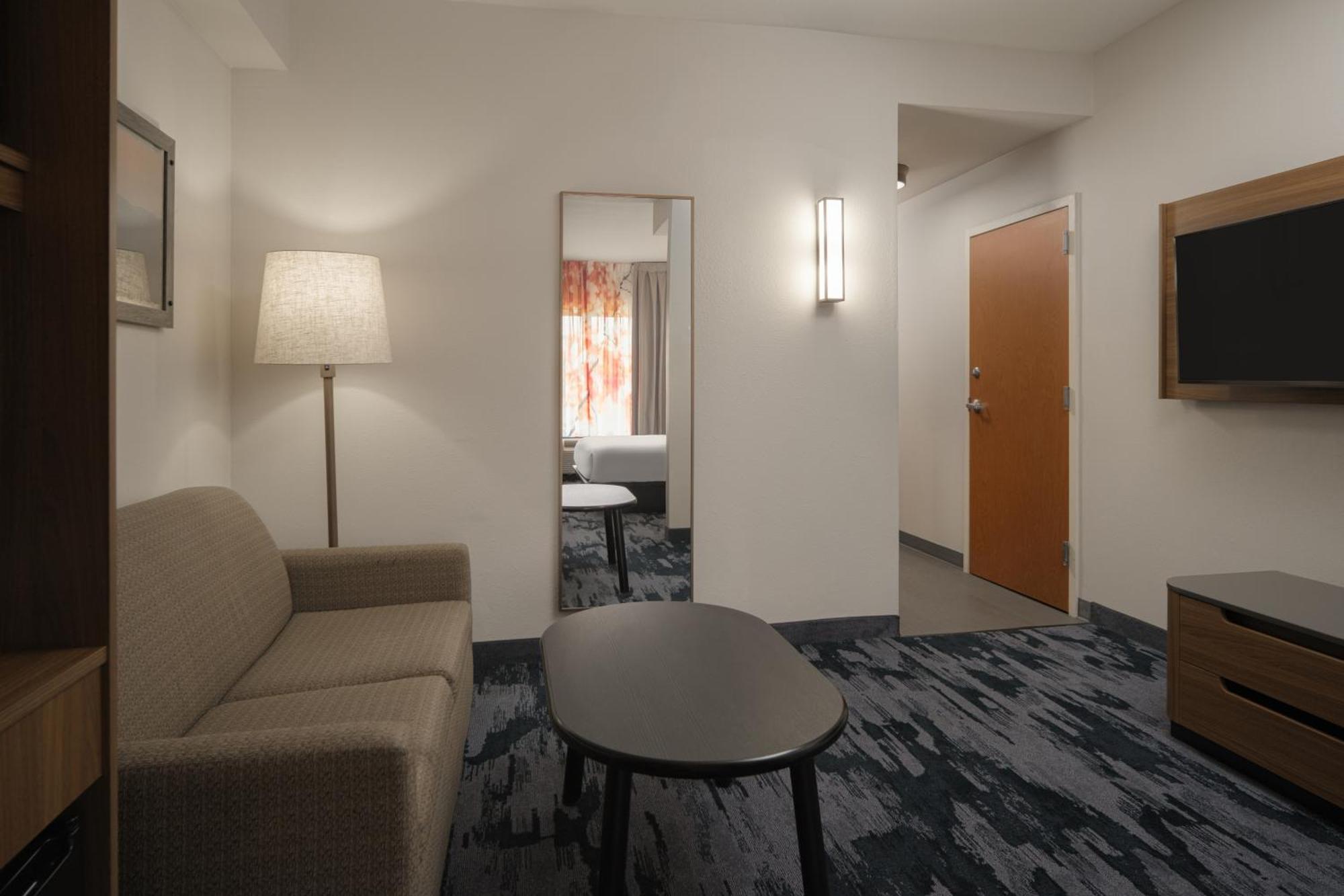 Fairfield Inn And Suites Кливленд Экстерьер фото