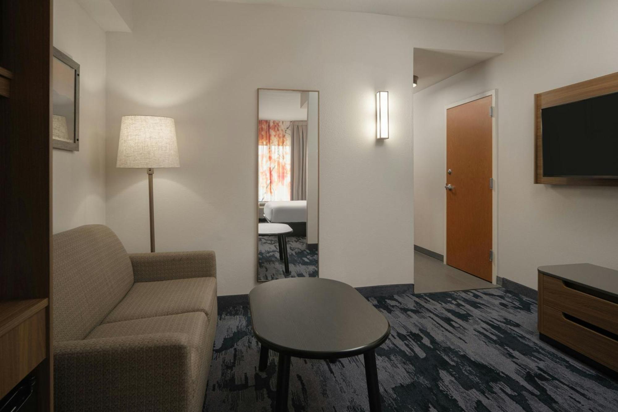 Fairfield Inn And Suites Кливленд Экстерьер фото