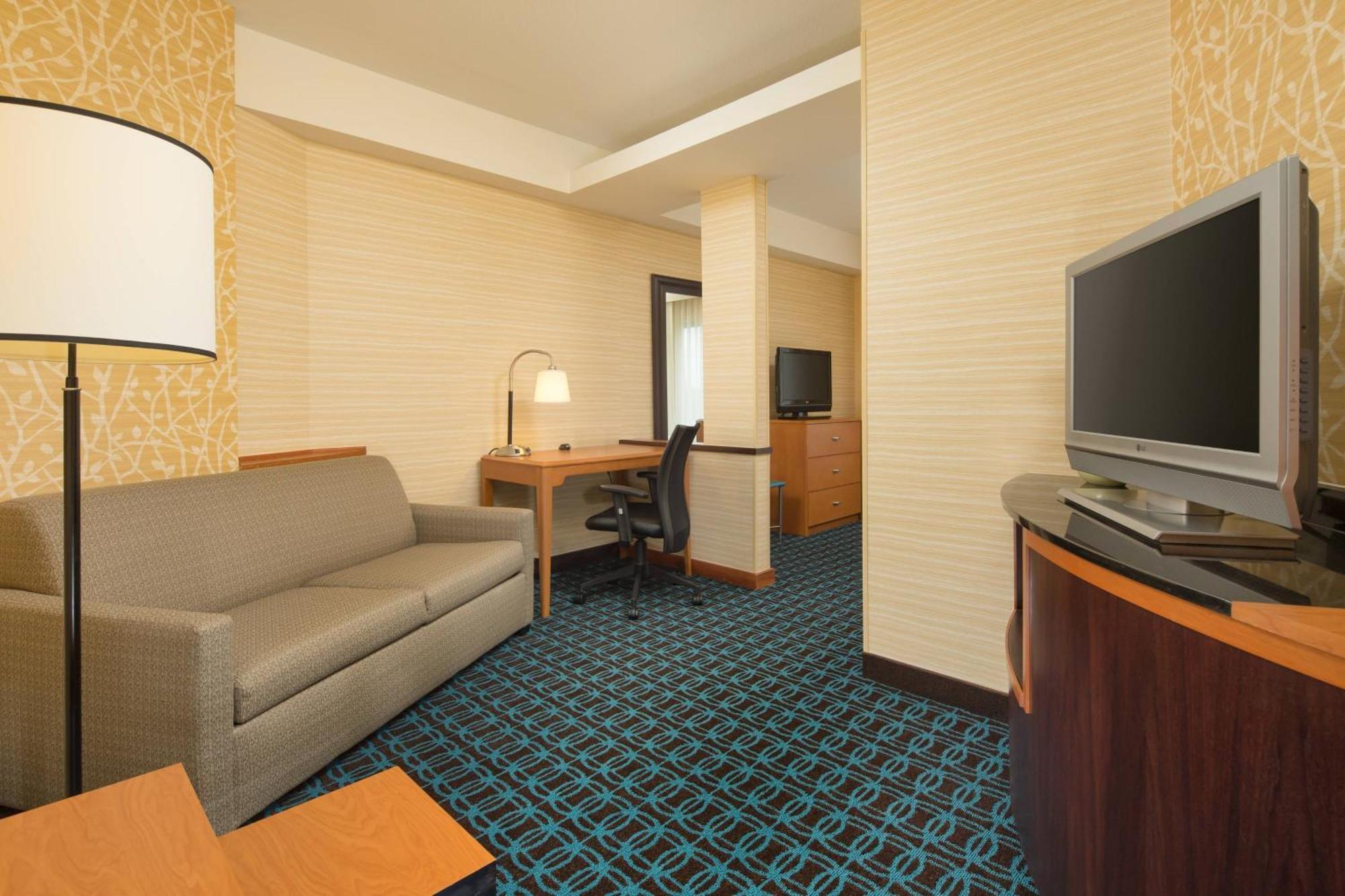 Fairfield Inn And Suites Кливленд Экстерьер фото