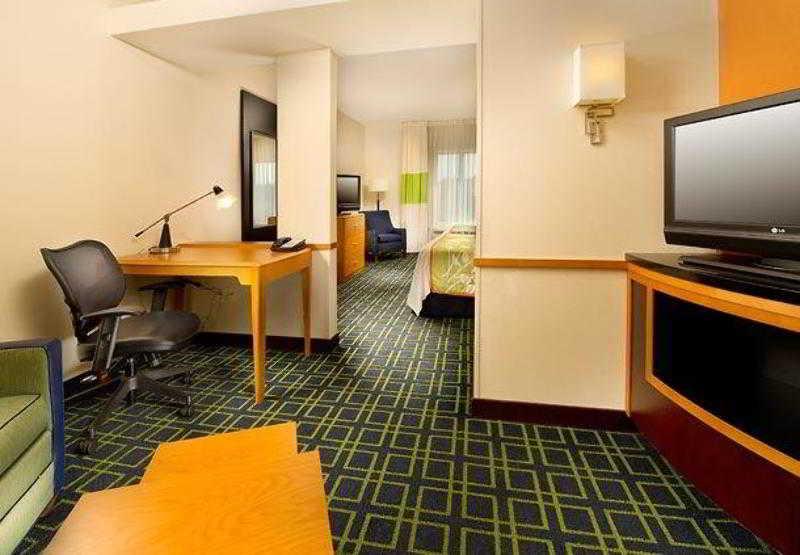 Fairfield Inn And Suites Кливленд Номер фото