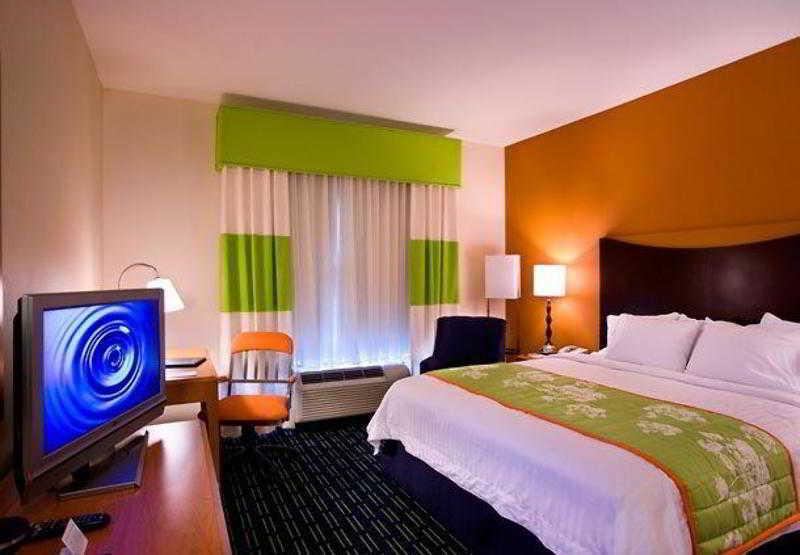 Fairfield Inn And Suites Кливленд Номер фото